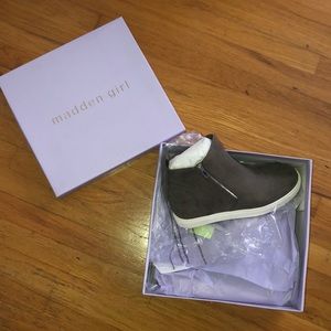Madden girl shoe. Tried on but never worn. NWT🥳